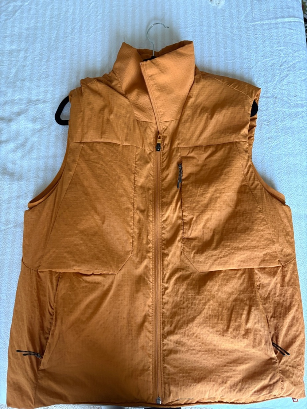 Lululemon Men's Lightweight Quilted Vest in Rust Orange - Like New
